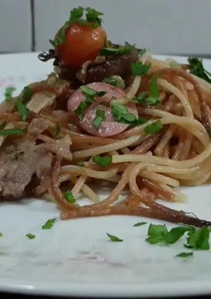 Una foto de Spaghetti salteado