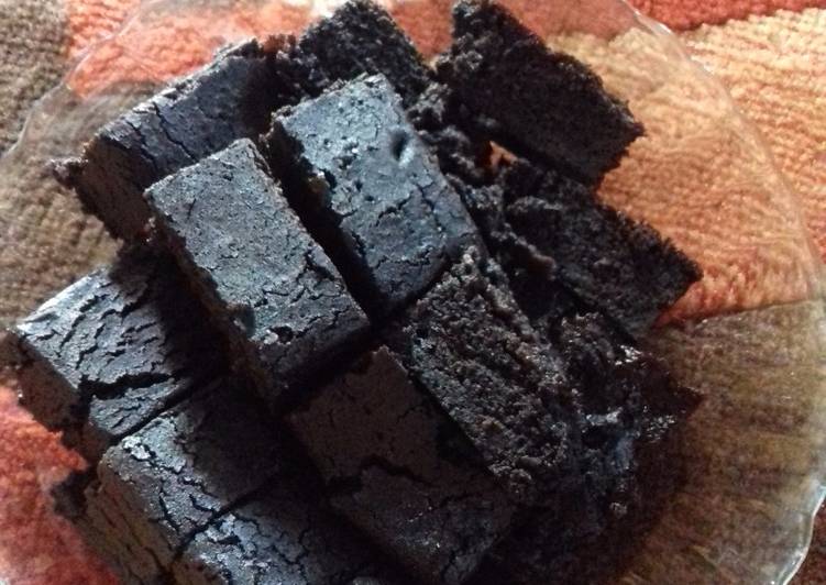 Bagaimana Menyiapkan Brownies kukus oreo, Enak Banget