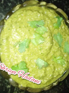 ગ્રીન ચટણી (ફૂદીના ફલેવર). (Fudina chutney in gujrati) રેસીપી મુખ્ય ફોટો