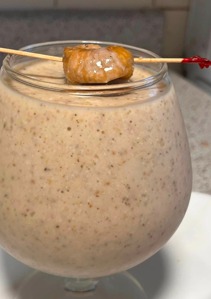 A picture of Fig and dates smoothie.