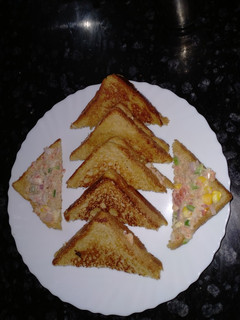 वेज मेयोनेज़ सैंडविच (veg mayonnaise sandwich recipe in Hindi) रेसिपी मुख्य फोटो