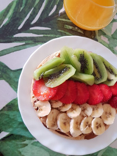 Una foto de Tortitas de avena con frutas