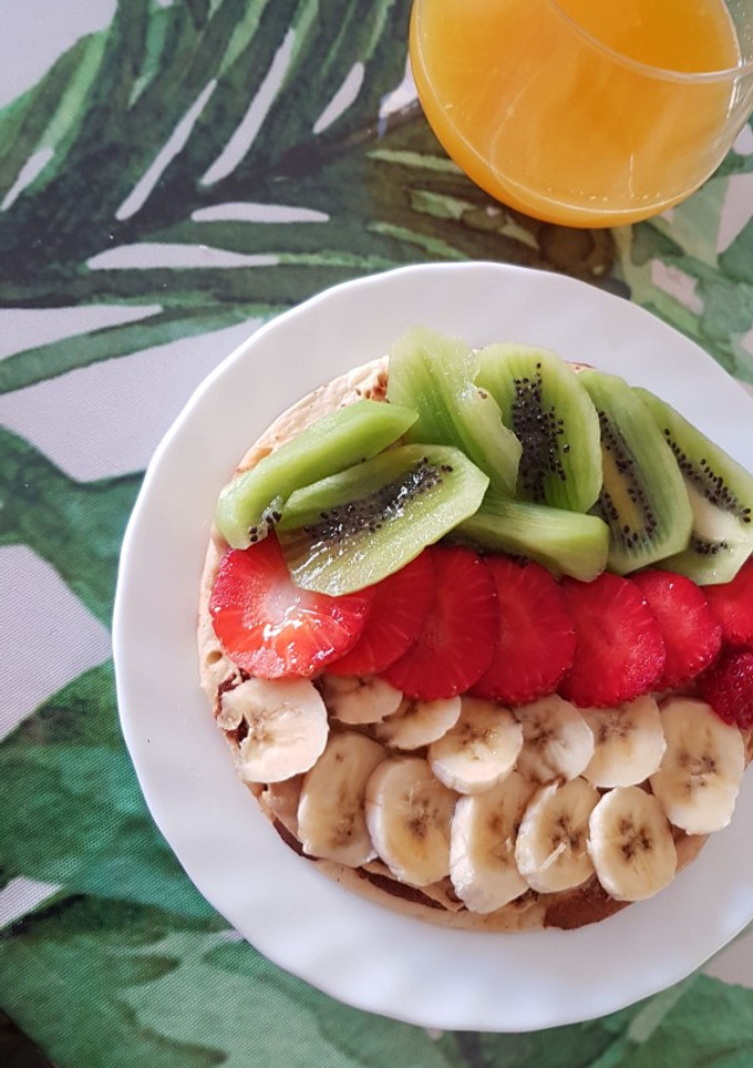 Una foto de Tortitas de avena con frutas