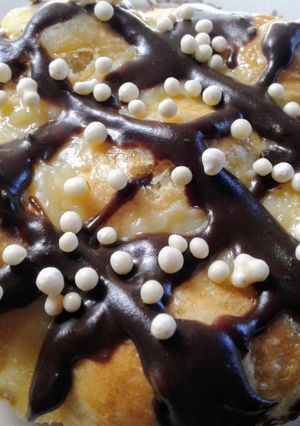 Una foto de Pan de leche con chocolate #Merienda
