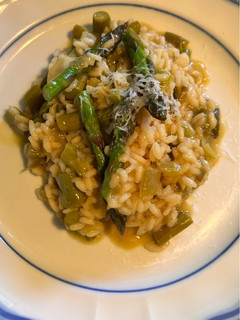 Una foto de Risotto de espárragos verdes