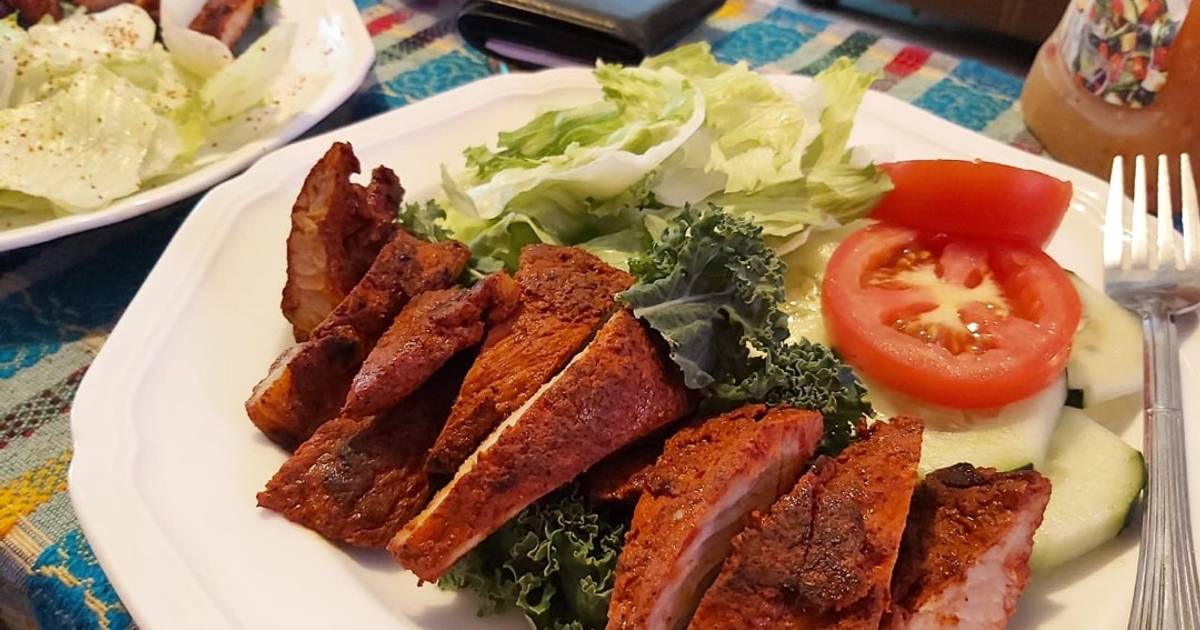 Carne adobada con ensalada verde y roja Receta de Donchoco Piña- Cookpad