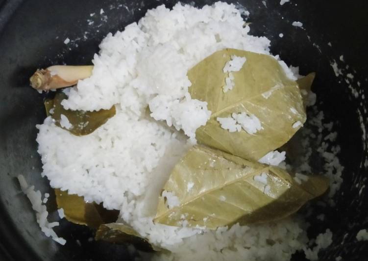 Panduan Menyiapkan Nasi gurih rice cooker Enak Banget