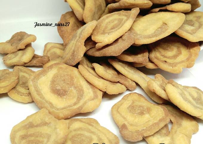 Ternyata begini loh! Bagaimana cara memasak Kuping Gajah Jadoel untuk Hari Raya dijamin menggugah selera