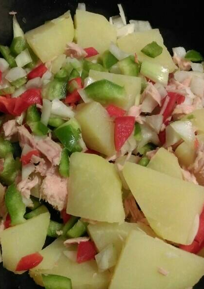 Una foto de Ensalada de patata y pimientos