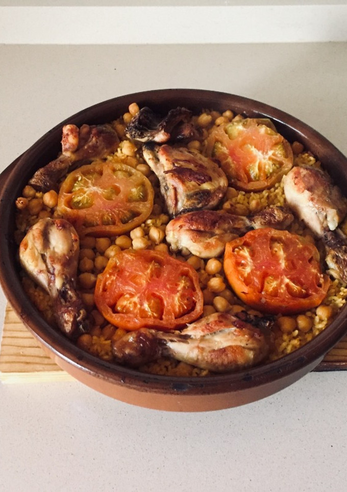 Una foto de Arroz con pollo al horno