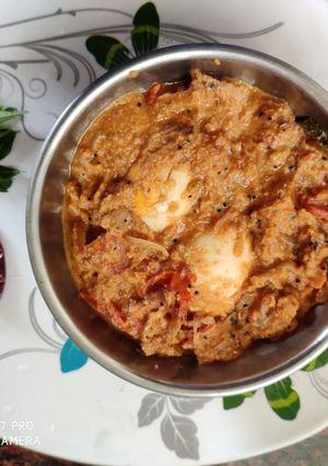 செட்டிநாடு முட்டை கிரேவி (Chettinadu muttai gravy Recipe in Tamil) செய்முறை முக்கிய புகைப்படம்