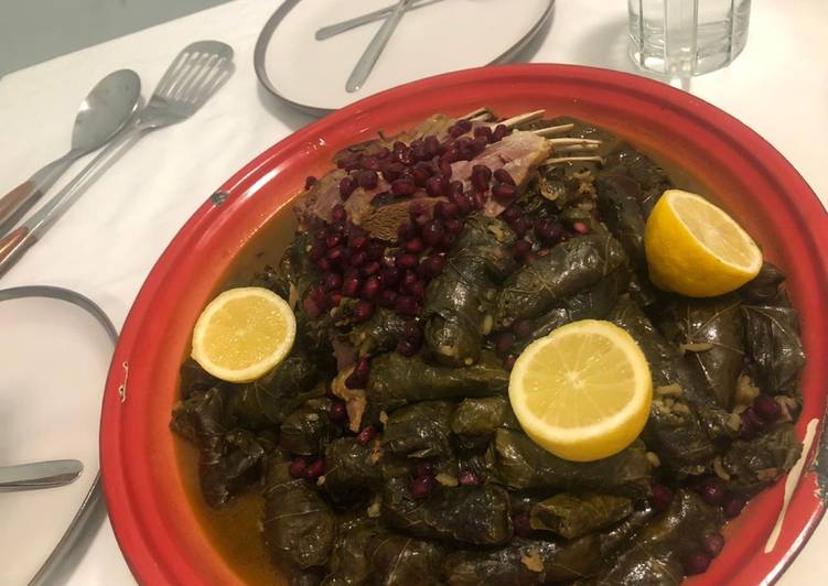 ورق عنب مع اضلاع الخروف