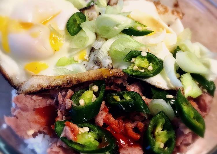 Steps to Make Favorite Slight Spice Egg and Tuna Rice Bowl