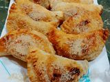 Empanadillas mele noci e cannella