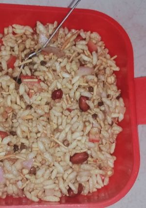भेल पूरी चाट(BHELPURI CHAAT RECIPE IN HINDI) रेसिपी मुख्य फोटो