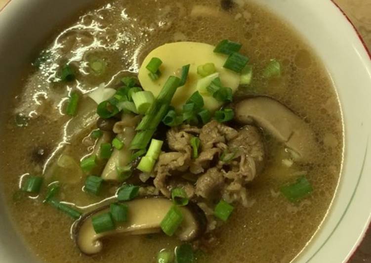 Cara Gampang Menyiapkan Beef &amp; Mushroom Miso Soup, Bisa Manjain Lidah