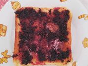 Una foto de mermelada de moras