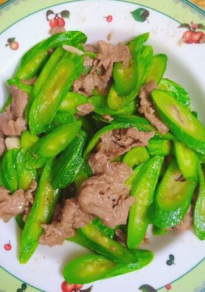 Hình của món Mướp nhật xào thịt bò.