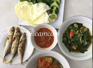 Foto resep Terong balado, tumis genjer, ikan cuek,Sambel goreng dan lalapan