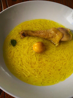 Una foto de Sopa casera de gallina