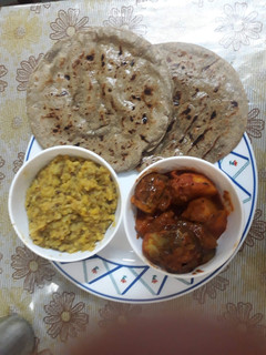 રોટલો (Rotlo Recipe In Gujarati) રેસીપી મુખ્ય ફોટો