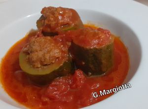 Foto di Tubetti di zucchine con macinato di vitello