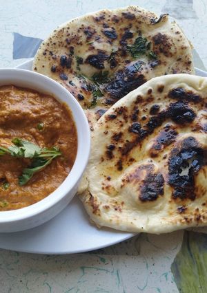 છોલે કુલચા (Chhole Kulcha Recipe In Gujarati) રેસીપી મુખ્ય ફોટો