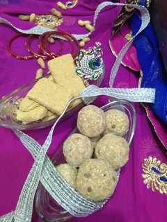 A picture of Wheat flour ladoos.
