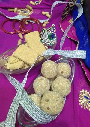A picture of Wheat flour ladoos.