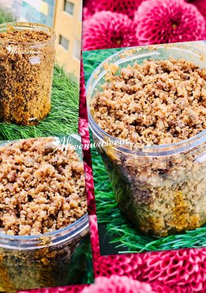 A picture of Oats & jaggery protein powder.