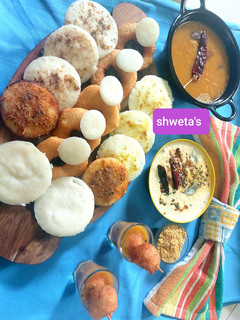 ઈડલી-વડા (idli vada recipe in gujarati) રેસીપી મુખ્ય ફોટો