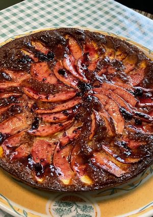 Une photo de Flan aux pommes, vanille et fromage blanc (nappage myrtilles citron)