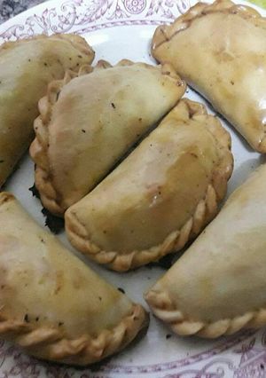 Una foto de Empanadas de pollo y cerdo