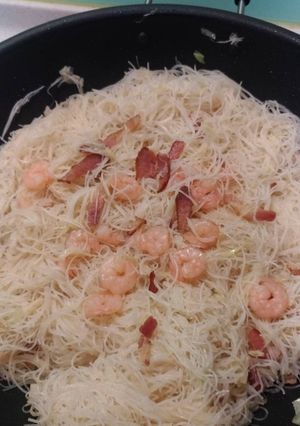 臘肉蝦仁炒米粉(懶人版) 的食譜成品照片