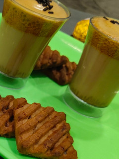 डालगोना कोल्ड कॉफी शॉर्ट्स (Dalgona cold coffee shots recipe in hindi) रेसिपी मुख्य फोटो