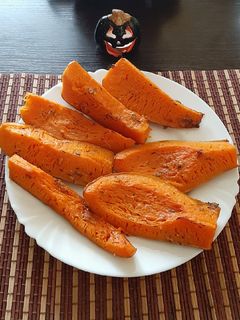 Mézes-fokhagymás sütőtök recept fotója