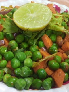பச்சை பட்டாணி சாட்(green peas chat recipe in tamil) செய்முறை முக்கிய புகைப்படம்