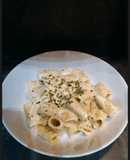 Ζυμαρικά ριγκατόνι (rigatoni) με τυρένια σάλτσα & φρέσκο βασιλικό ✨ εύκολα & γρήγορα ✨
