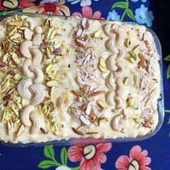 A picture of Instant Custard rabri cake 😋.