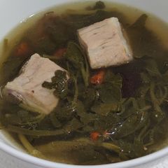 A picture of Watercress pork ribs soup.