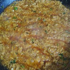 A picture of Resha chicken.