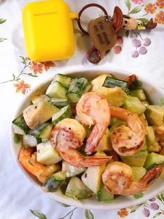 Hình của món Salad Tôm Bơ.