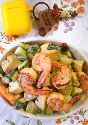 Hình của món Salad Tôm Bơ.
