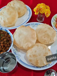 पंजाबी छोले भटूरे (Punjabi chole bhature recipe in Hindi) रेसिपी मुख्य फोटो