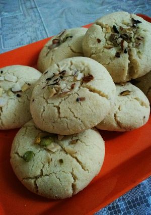 A picture of Naankhatai.