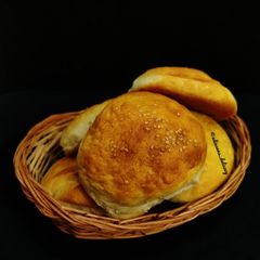 A picture of Burger buns.
