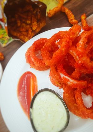 A picture of Cheetos Onion Rings.
