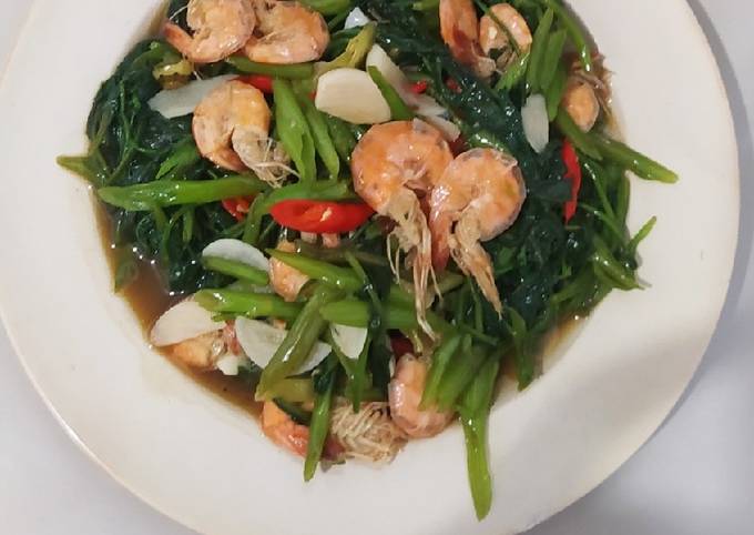 Tumis kangkung udang