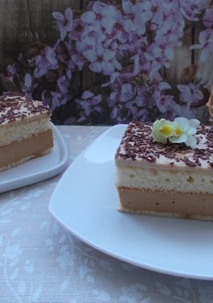 Zdjęcie przepisu Kajmakowy sernik na zimno z pianką cappuccino.