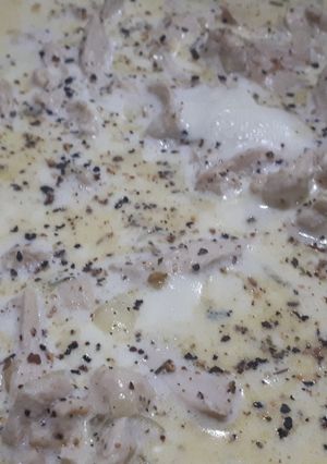 Una foto de Salsa de crema y pollo con jamón